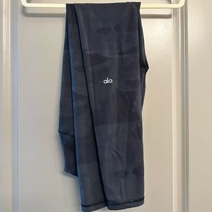 Alo camo leggings- size L